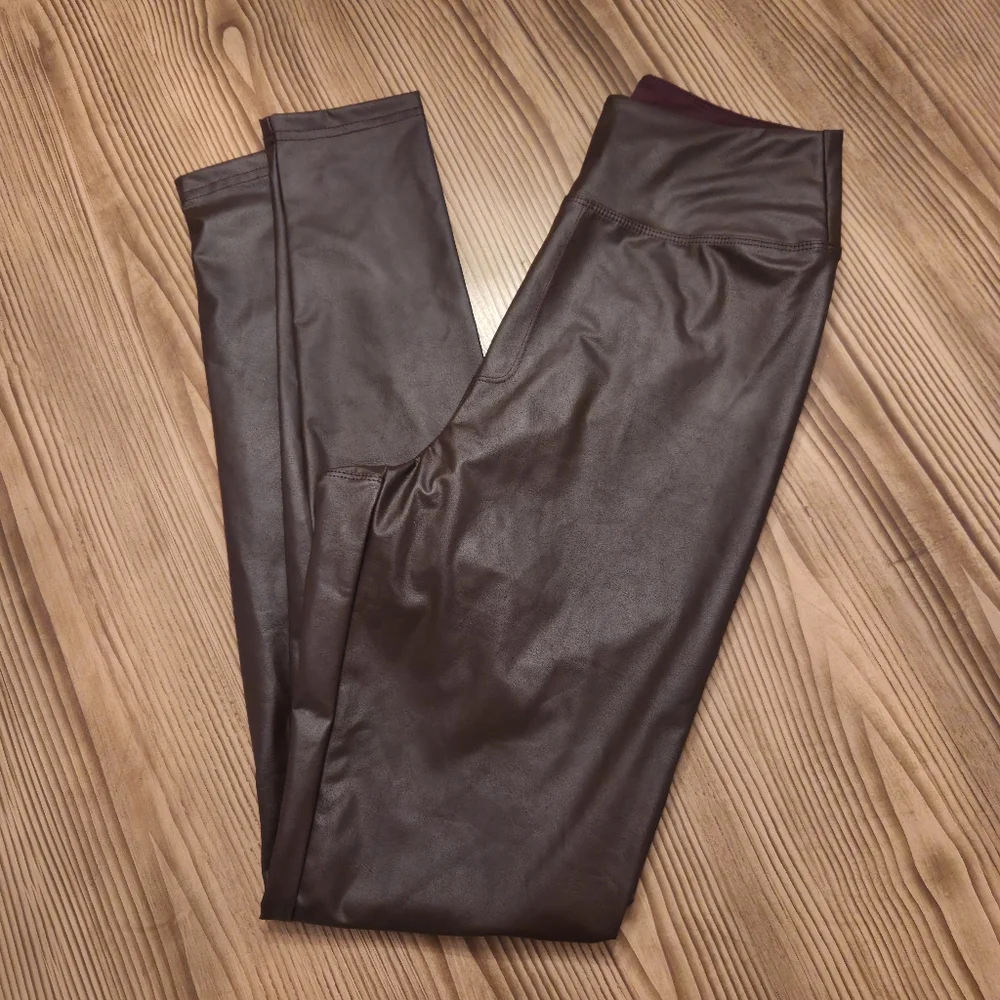 OFFLINE By Aerie Real Luxe Faux Leather Leggings- In Chocolate!! - Picture 9 of 11